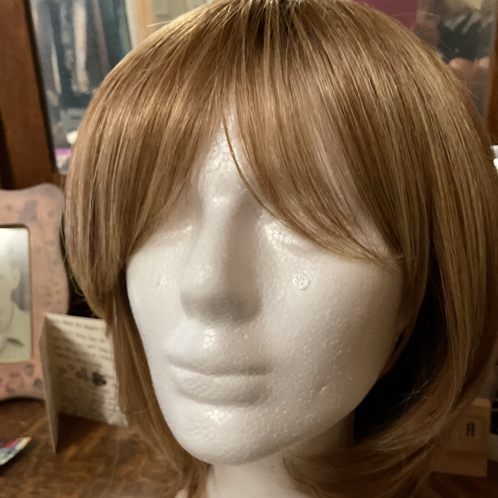 Elegant Light Brown Women's Wig